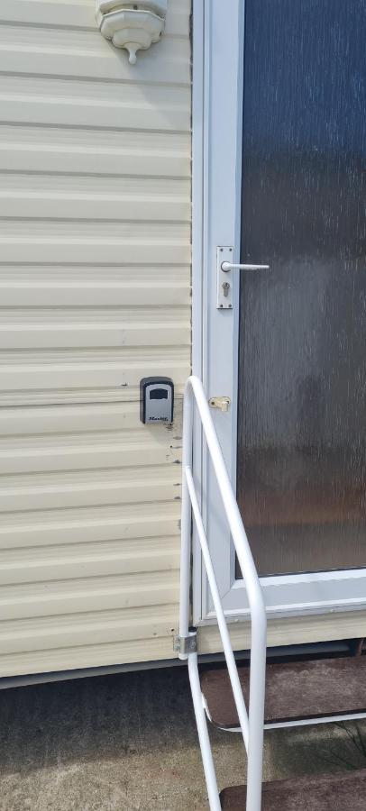 3 Bedroom Caravan, Sleeps 8 Lyons Lido Beach برستاتين المظهر الخارجي الصورة