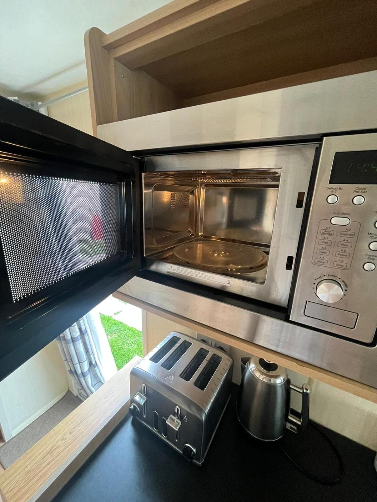 3 Bedroom Caravan, Sleeps 8 Lyons Lido Beach برستاتين المظهر الخارجي الصورة